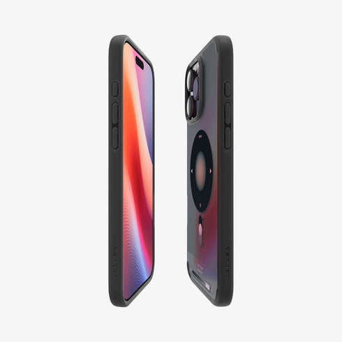 כיסוי Spigen לאייפון 16 מסדרה אולטרה היברידי קלאסי (MagFit)